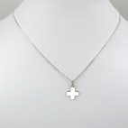 Charms Croix sur chaîne argent 