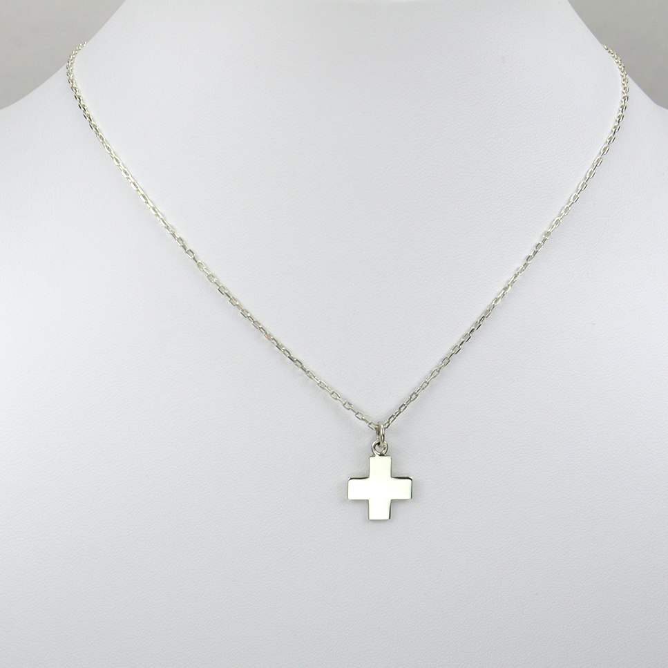 Croix sur chaîne argent 