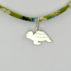 Tortue sur collier Liberty 