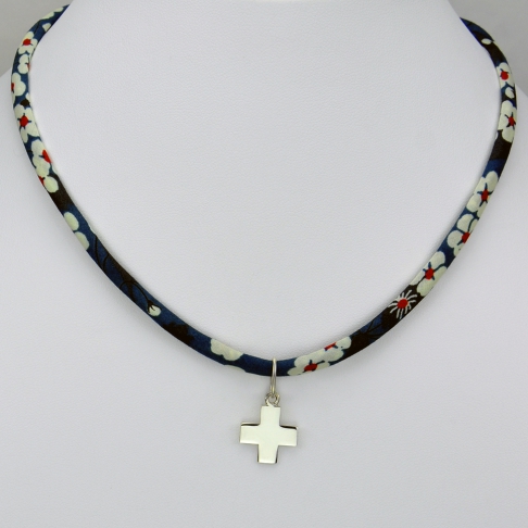 Croix sur collier Liberty 
