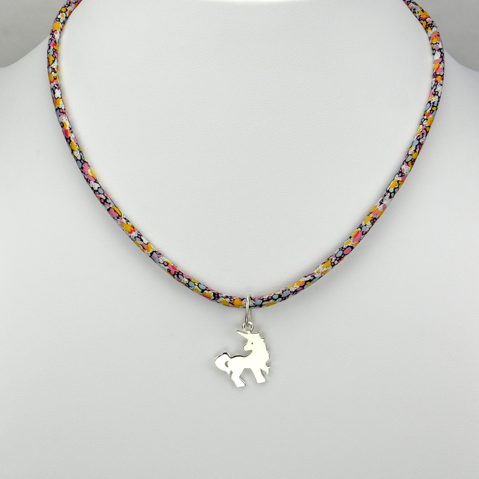 Licorne sur collier Liberty 