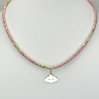 Pendentif Nuage souriant sur collier Liberty 