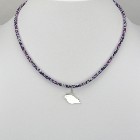 Oiseau sur collier Liberty 