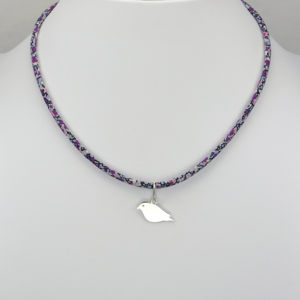 Oiseau sur collier Liberty 