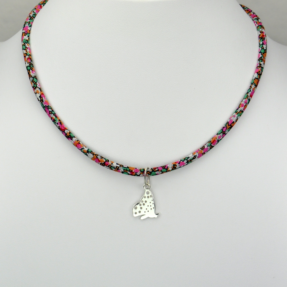 Papillon sur collier Liberty 