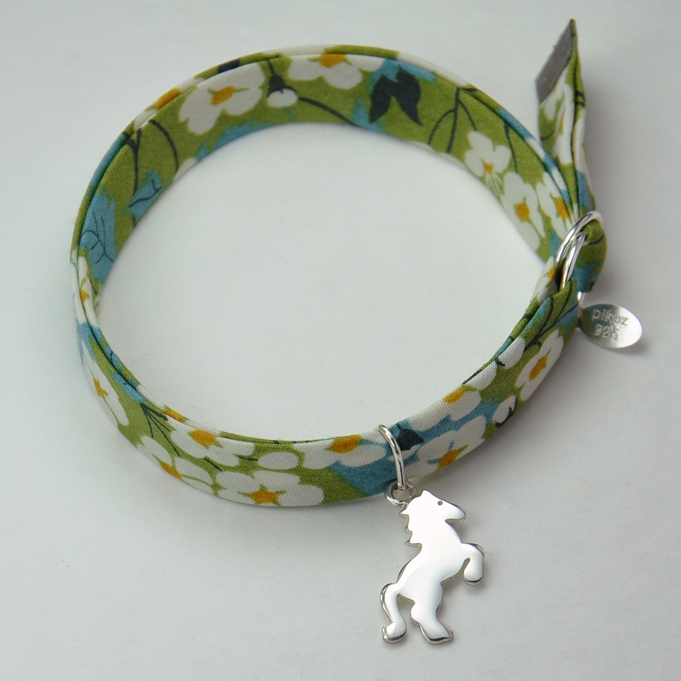 Petit cheval sur bracelet Liberty 