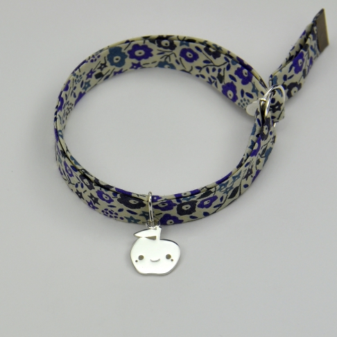 Charms Pomme souriante  sur bracelet Liberty 