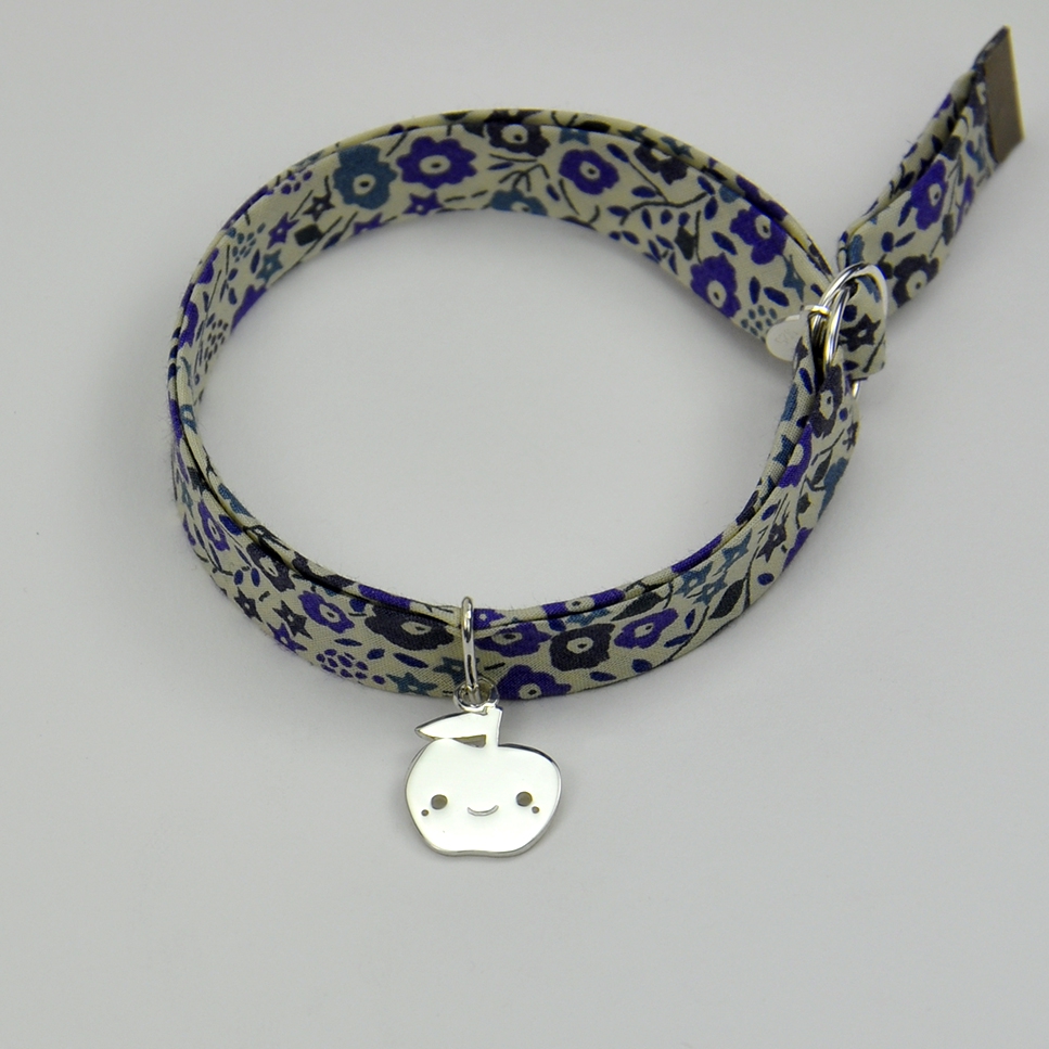 Charms Pomme souriante  sur bracelet Liberty 