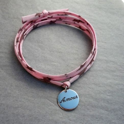 Pastille "Amour" sur cordon Liberty