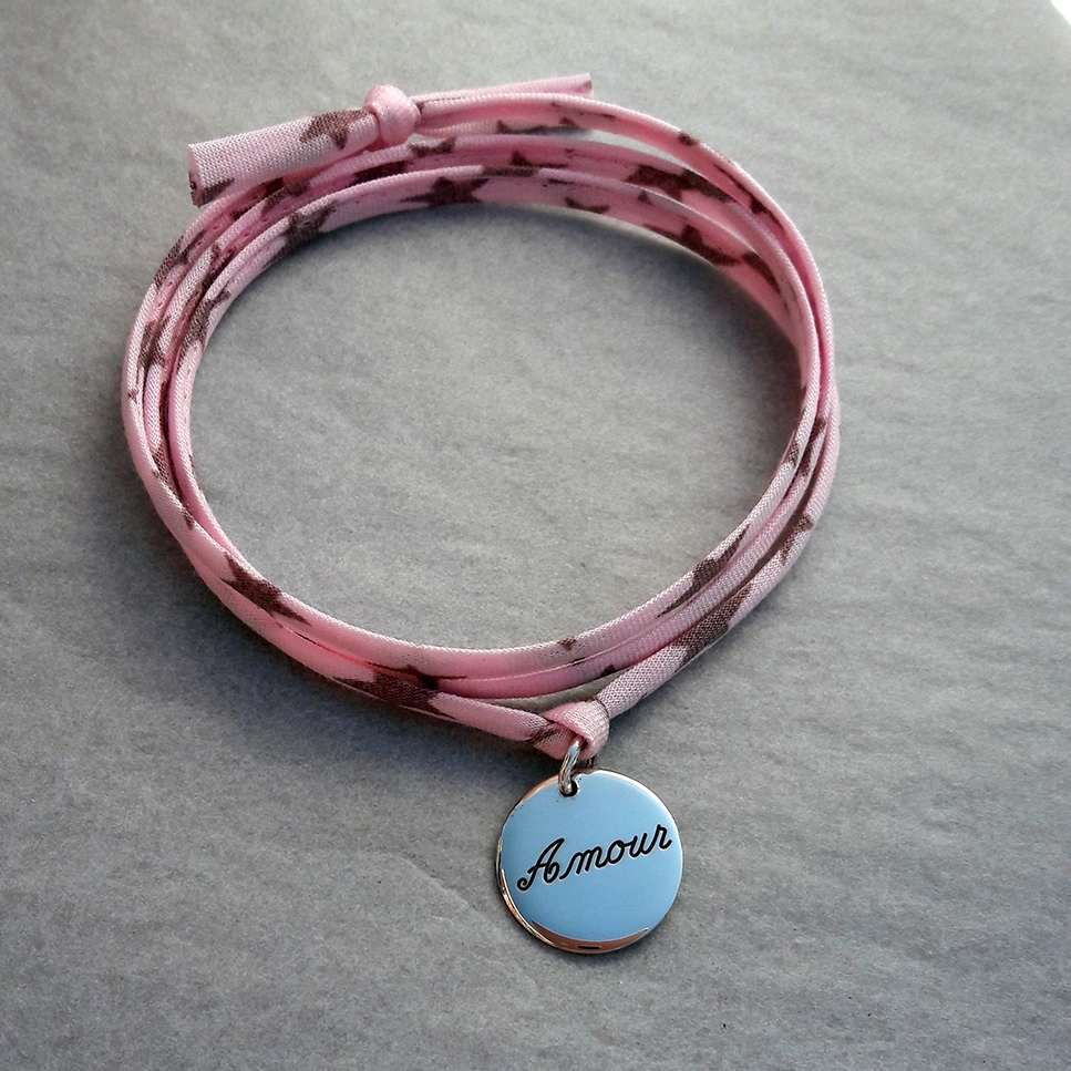 Pastille "Amour" sur cordon Liberty