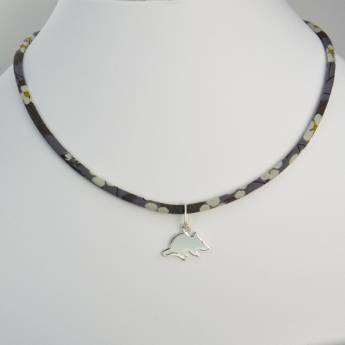 Souris sur collier Liberty 