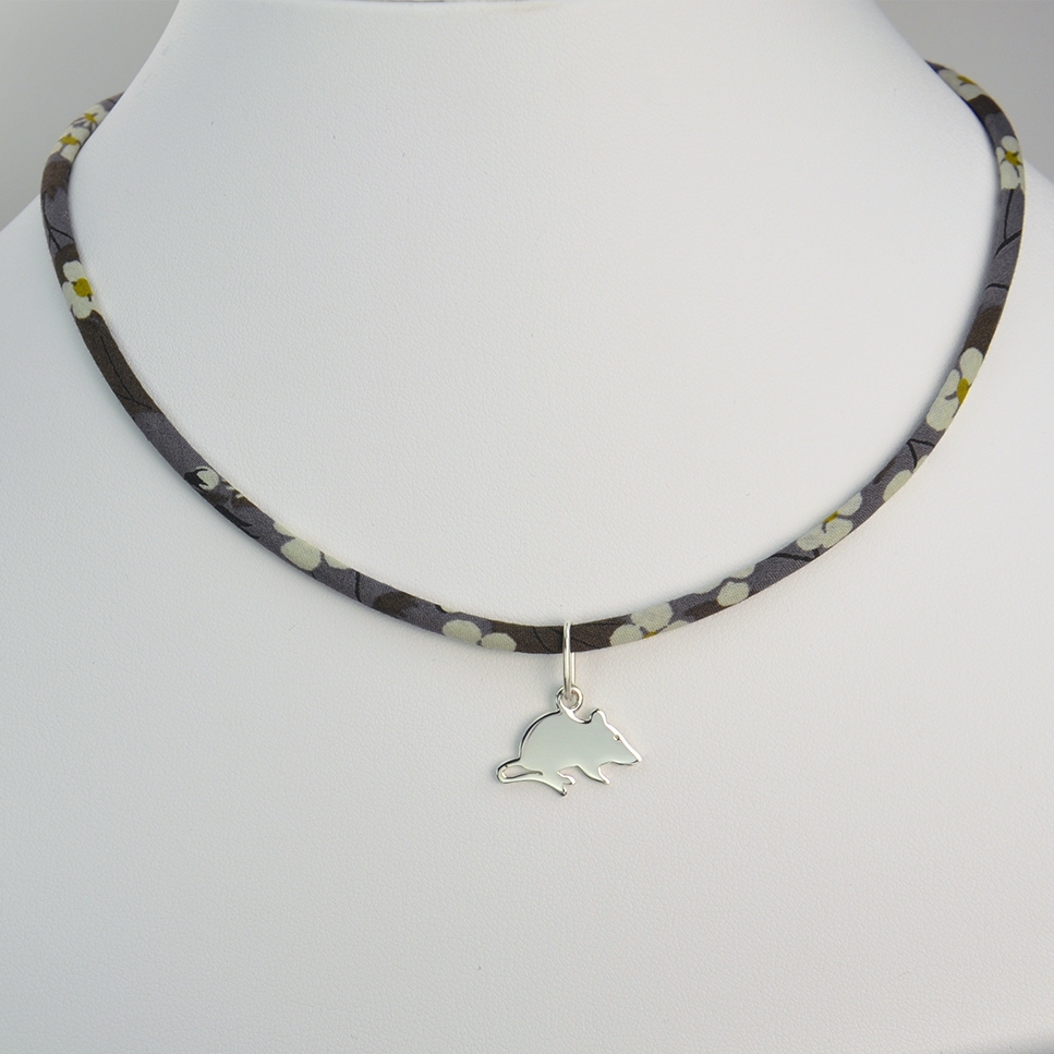Souris sur collier Liberty 