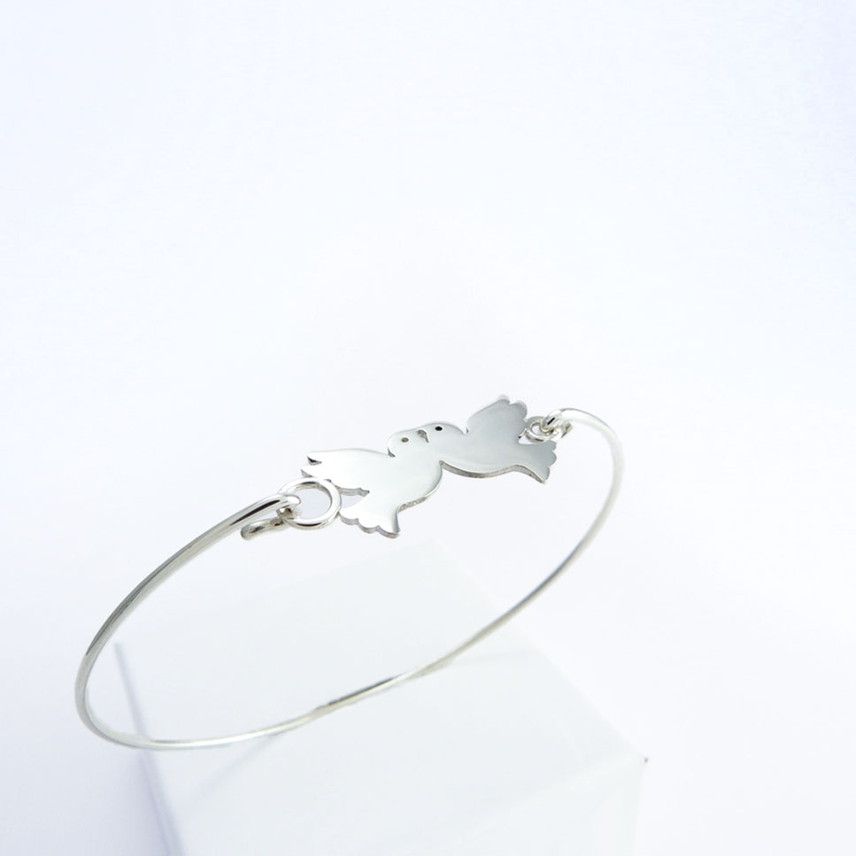 Colombes sur bracelet jonc fin 