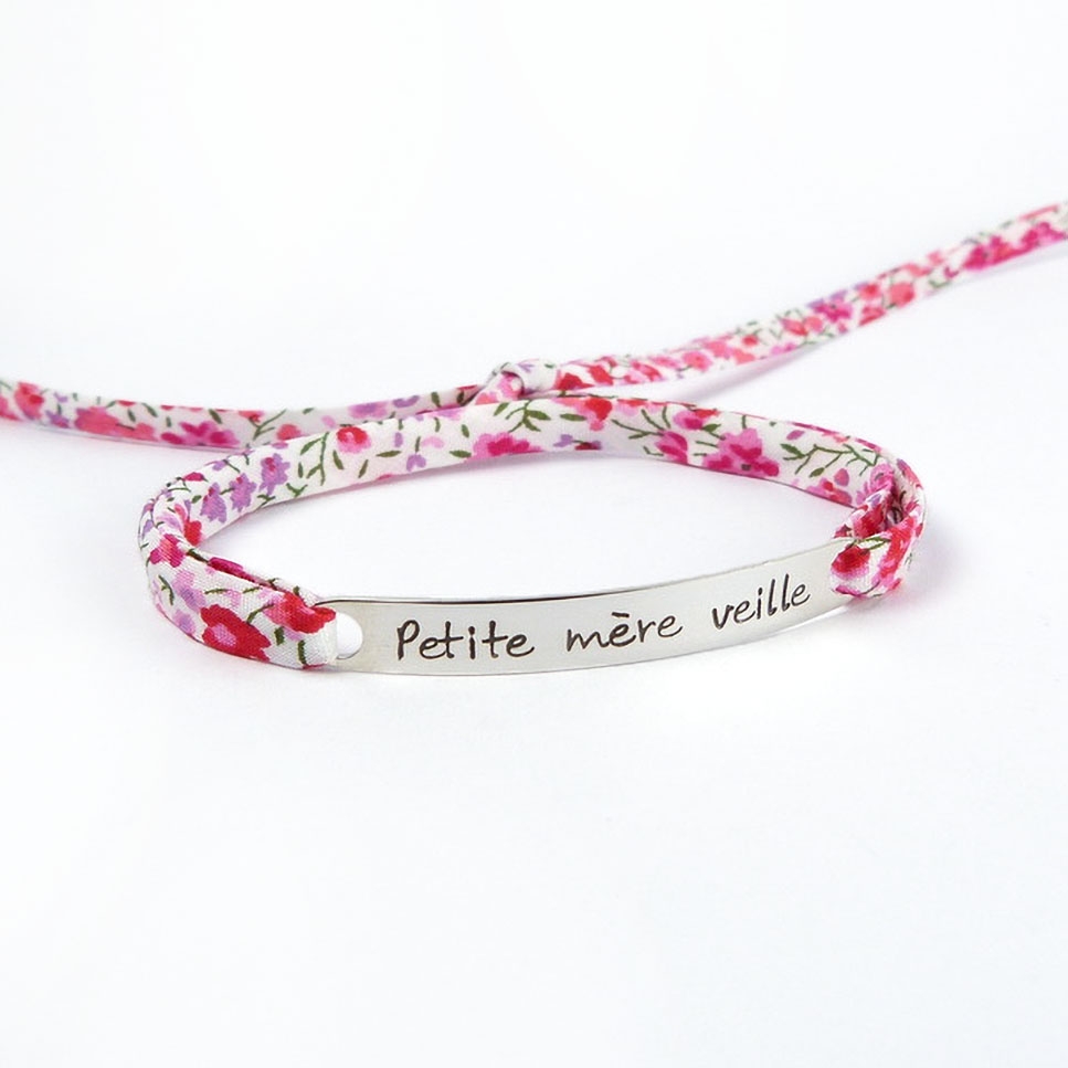 Bracelet message "Petite mère veille"