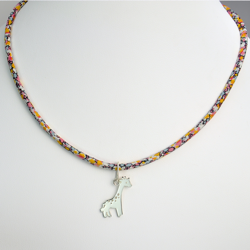 Girafe sur collier Liberty 