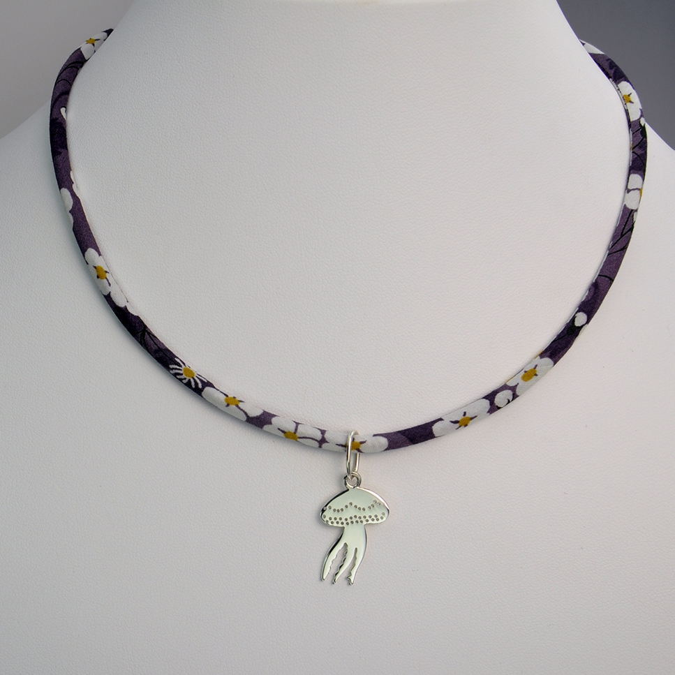 Méduse sur collier Liberty 