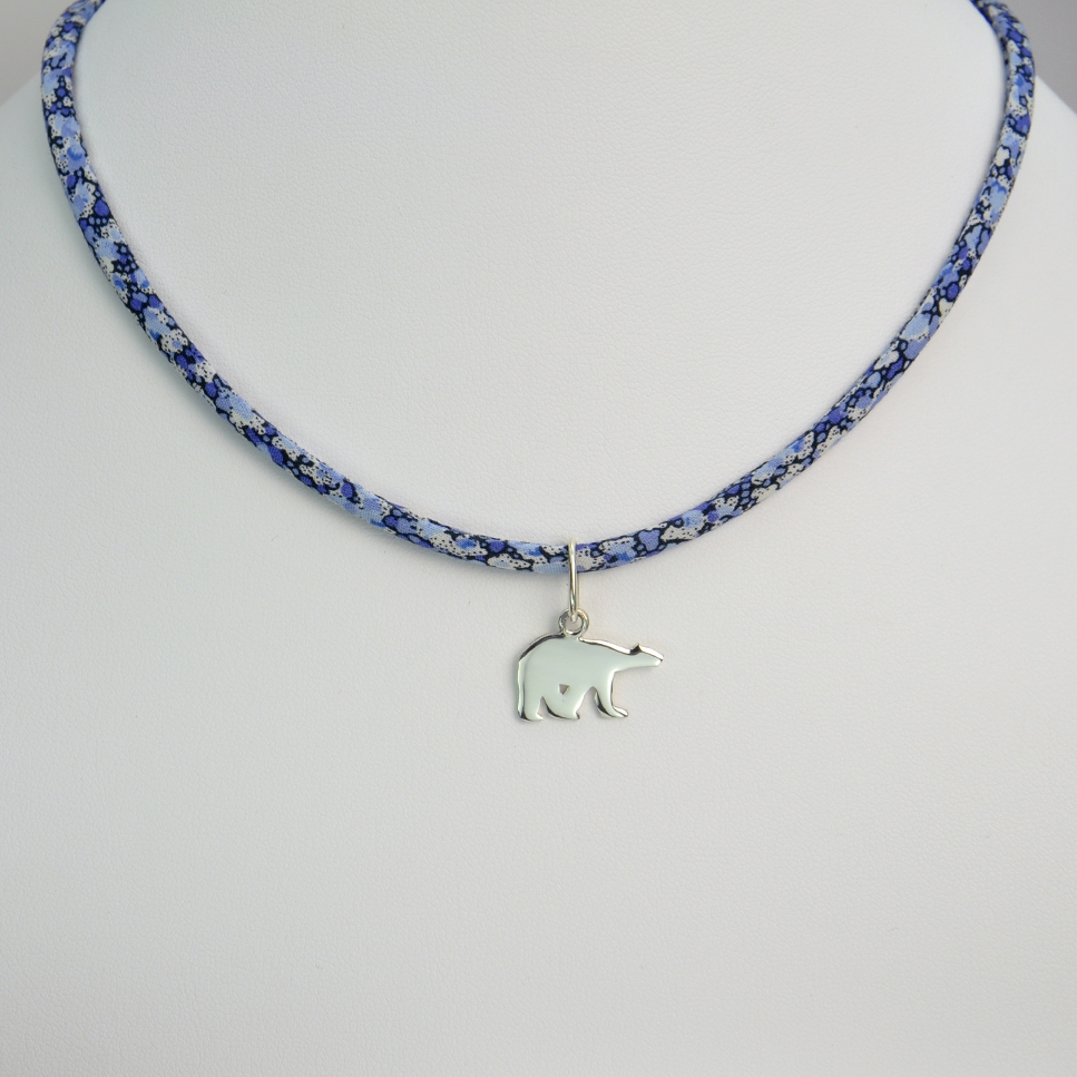 Ours polaire sur collier Liberty 