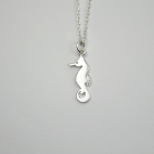 Hippocampe sur chaîne argent 