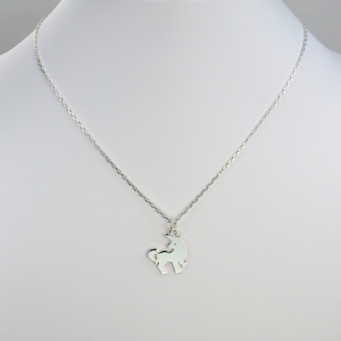 Charms Licorne sur chaîne argent 