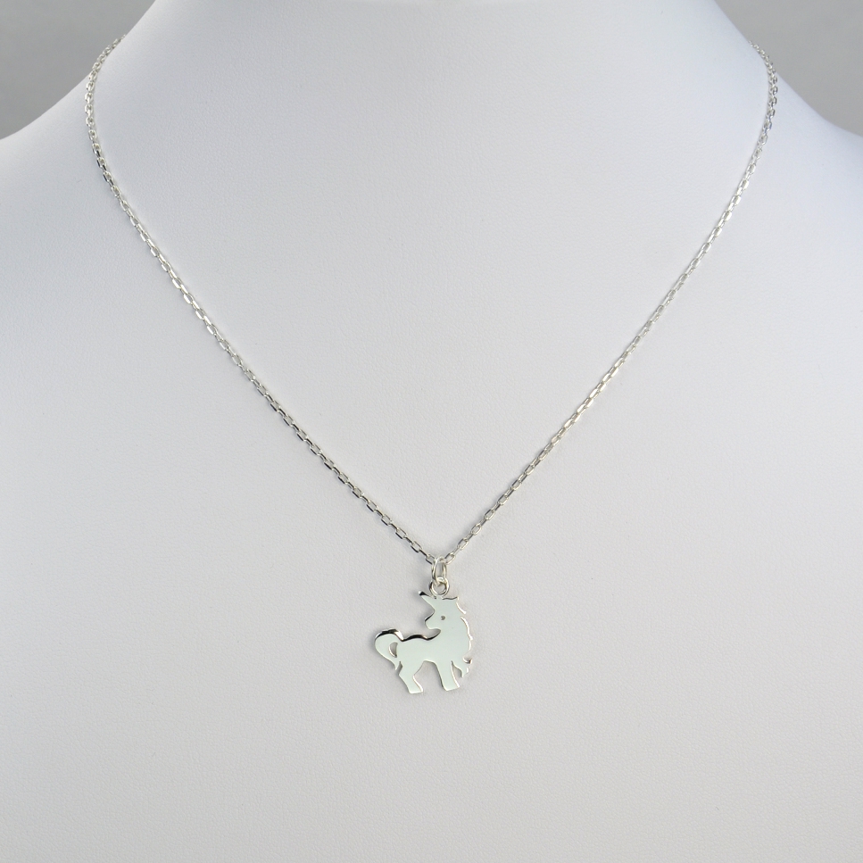 Licorne sur chaîne argent 