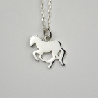 Cheval sur chaîne argent 