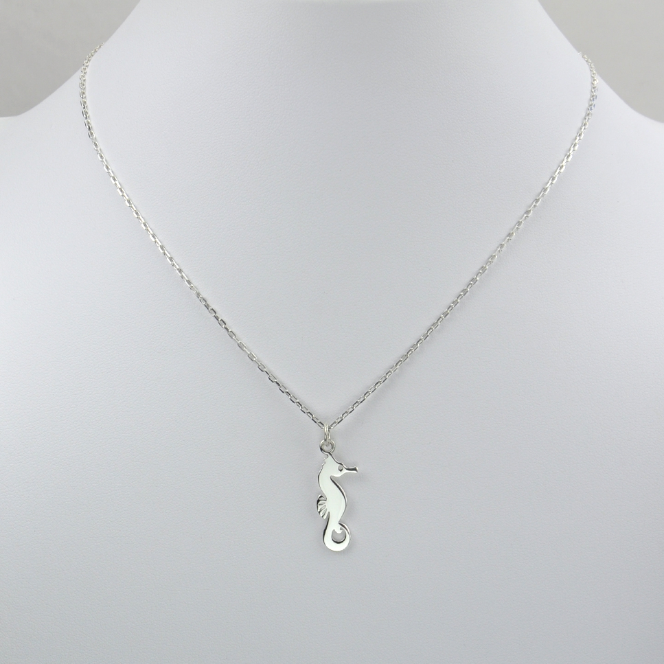 Hippocampe sur chaîne argent 