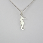 Hippocampe sur chaîne argent 